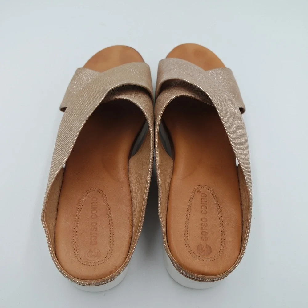 Corso Como Bilanka Womens Rose Gold Metallic Wedge Slide Sandals Size 10M